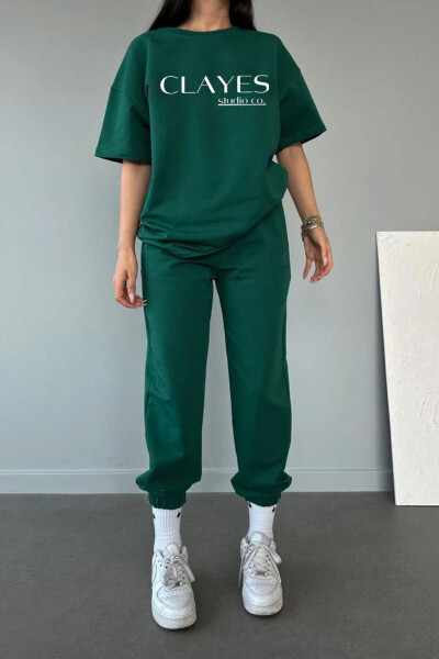 Studio Co Bosilgan Yashil T-shirt va Sport Shimlar To'plami - Oversize Velosiped Yoqasi - CLAYES