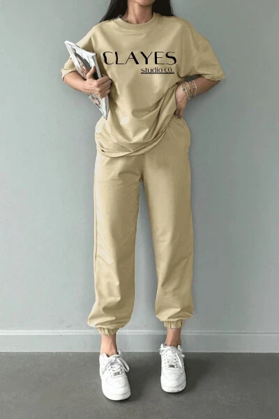 Studio Co Printed Beige T-shirt and Sweatpants Set - Oversize Crew Neck - CLAYES