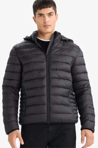 Su İtici Slim Fit Dar Kesim İç Cep Detaylı Kapüşonlu Fermuarlı Cepli Şişme Mont-Siyah - 1