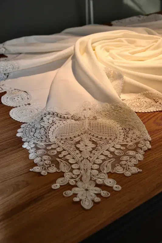 Su Tomchisi Ekru 12 Kishilik 26 Qismli Frantsuz Dantelli Chеyzlik Ovqat Stoli Dasturxon Seti Runner To'plam - 3
