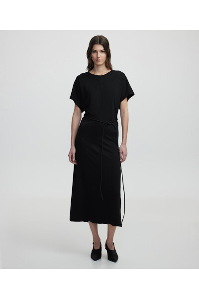 Suni deri kuşaklı elbise - İPEKYOL