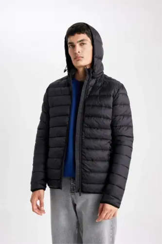 Suv o‘tkazmaydigan yengil pufax kurtka Slim Fit tor kesim Kapushonli fermuarli cho‘ntakli Mavsumiy qora - 4