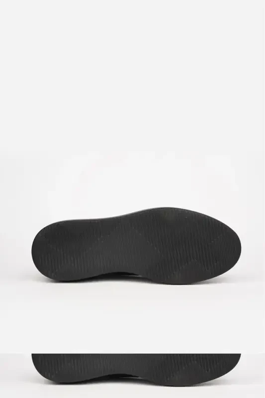 Свадебный костюм и туфли черные лаковые объединяют элегантность и комфорт с инновационным стилем - 70914 RUGAN - 1