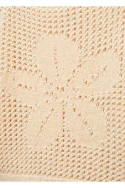 Свитер с ажурной вязкой и вырезом лодочкой - 5