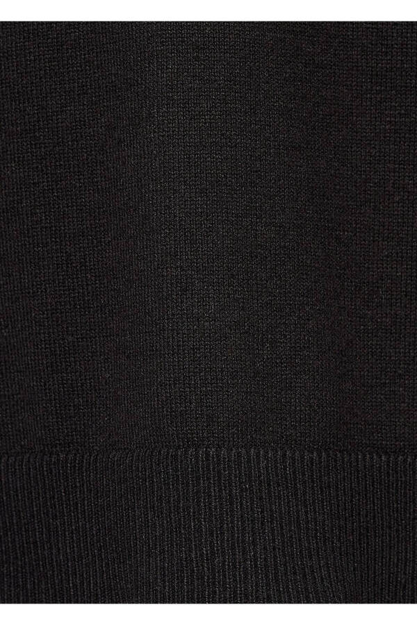 Свитер с воротником-гольф - 4