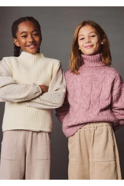 Свитер-жилет с горловиной - 3