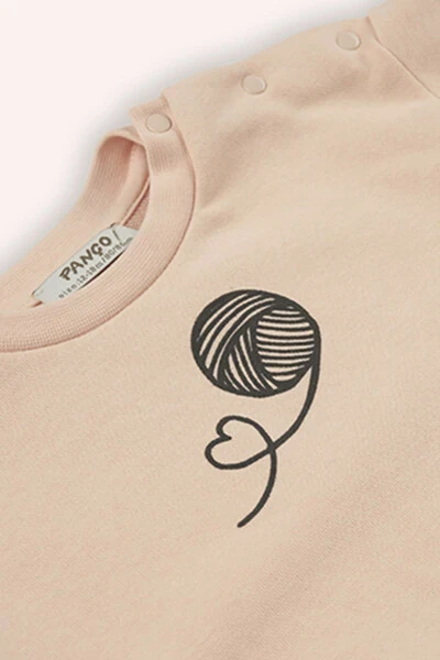 Свитшот лососевого цвета для девочки с тиснением - 3