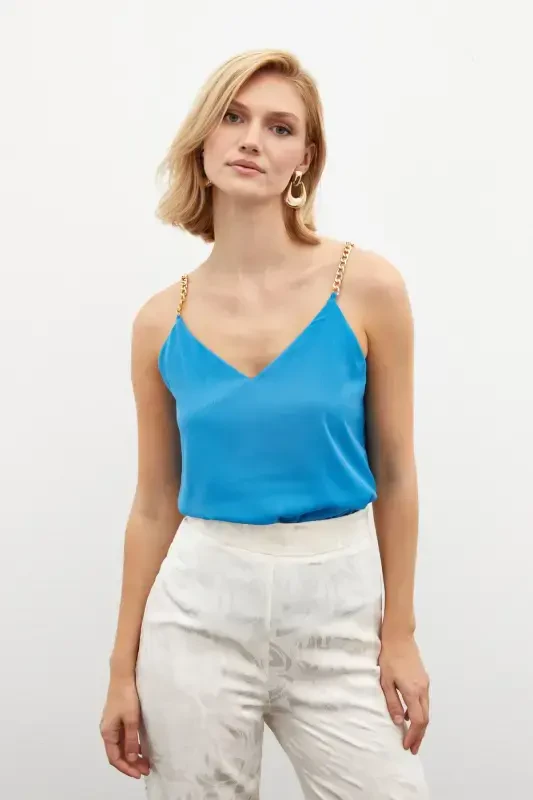 Свободная блузка с цепочкой на бретелях Синяя - 2