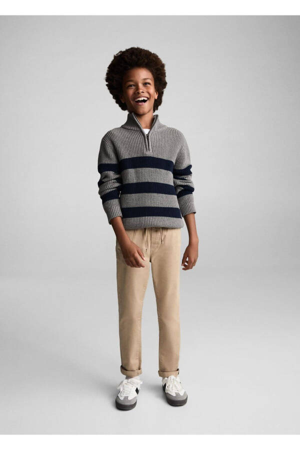 Sweater with zippered collar - 2