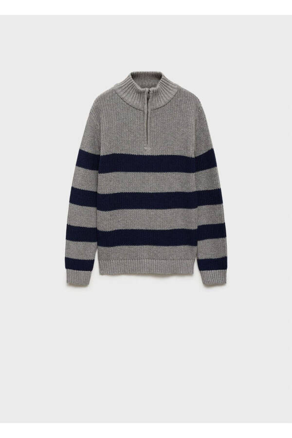 Sweater with zippered collar - 3