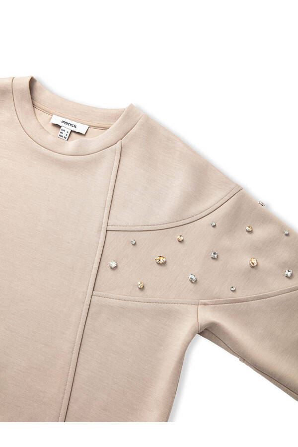 Sweatshirt with crystal embellishments - 4