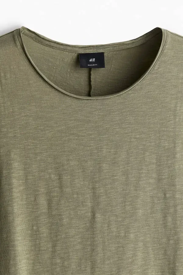 T-shirt with a curved hem - 2