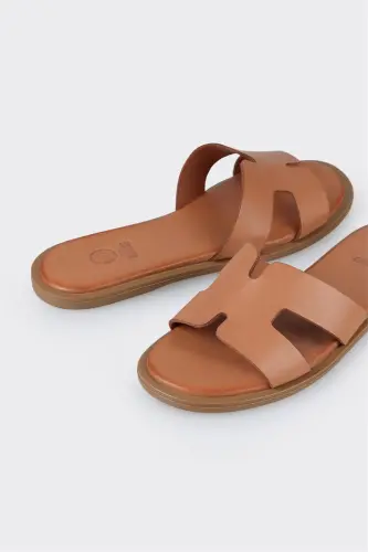 Taba Leather Women's Flat Sandals - 5