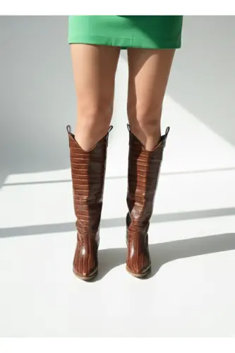 Taba Rugan Kroko Parlak Uzun Fermuarsız 5 Cm Topuklu Çizme-Metalik - 1