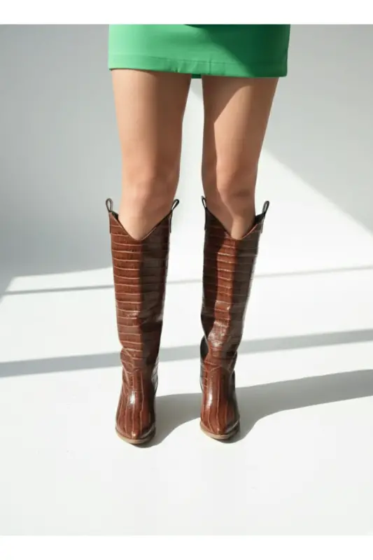 Taba Rugan Kroko Parlak Uzun Fermuarsız 5 Cm Topuklu Çizme-Metalik - 1
