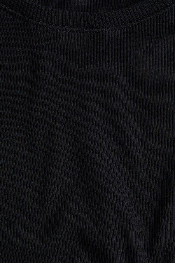 Tanaga mos keladigan futbolka - 2