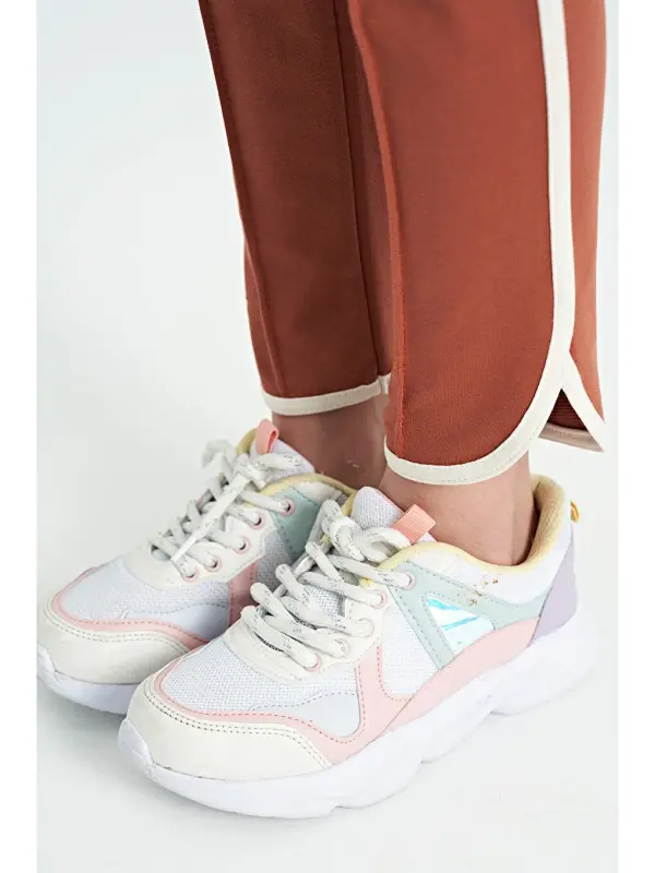 Kahverengi Tarçın Biye Detaylı Bağcıklı Ön Nevürlü Geniş Paçalı Kız Çocuk Eşofman Altı - 75124-Kahverengi - 5