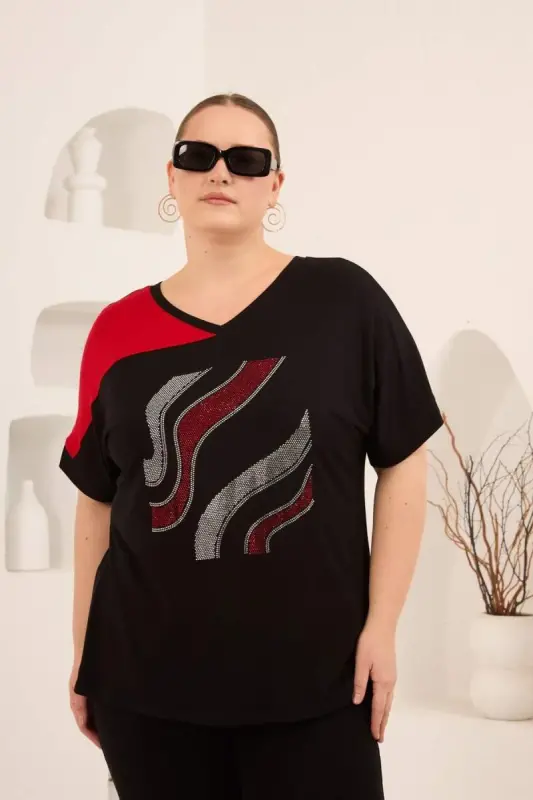 Taş Baskılı Büyük Beden Garnili Tişört Siyahkırmızı - BÜYÜKBEDENIZ