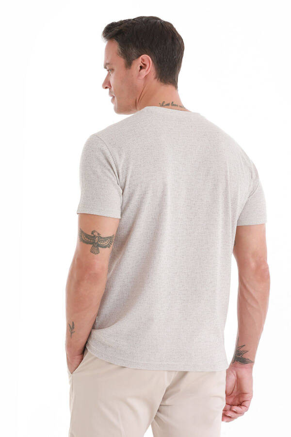 Taş Regular Fit Jakarlı Bisiklet Yaka Keten Tişört - Taş - 6