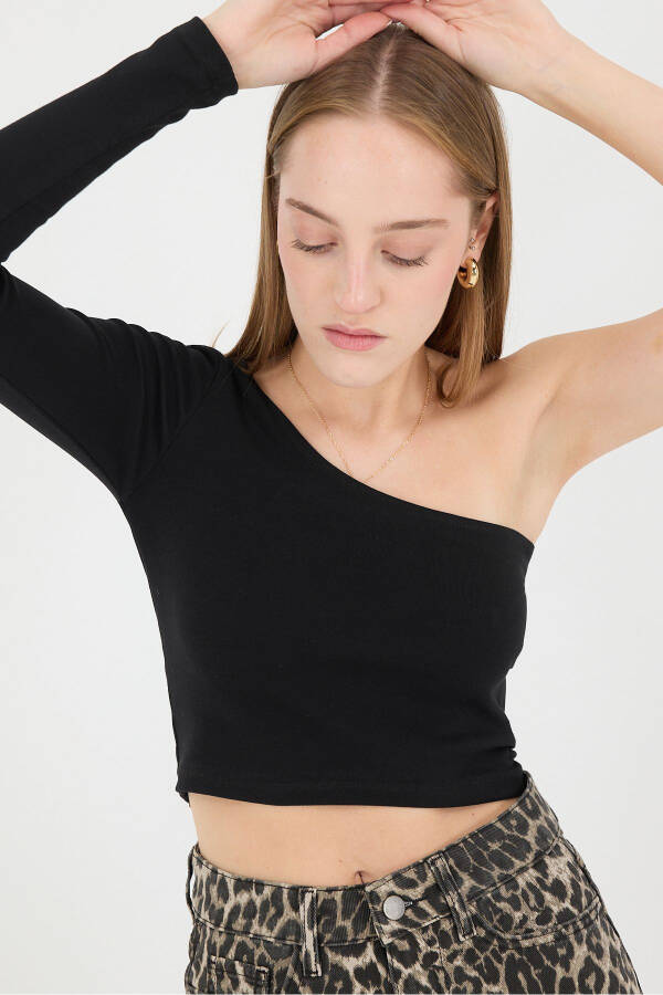 Tek Omuz Uzun Kollu Crop Bluz B13784-F1-Siyah - 2
