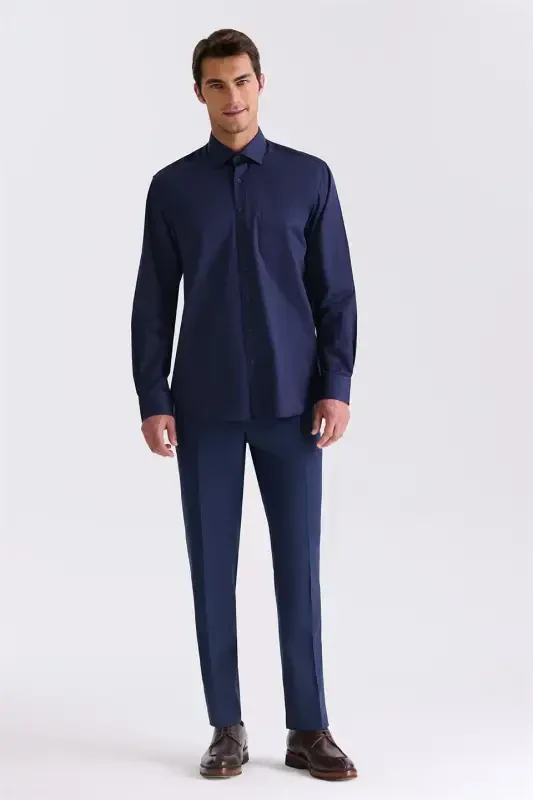 Темно-синяя рубашка Classic Fit из 100% хлопка - 2