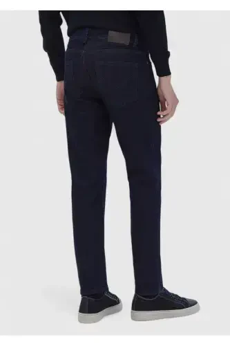 Темно-синие прямые зауженные джинсы из хлопчатобумажной смеси - 4