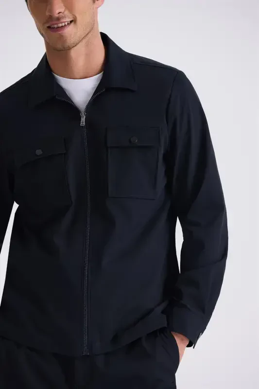 Тёмно-синий приталенный спортивный костюм с воротником-стойкой - 3