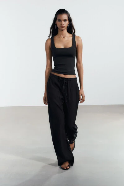 TEXTURED PANTS - Black - MODAZONE