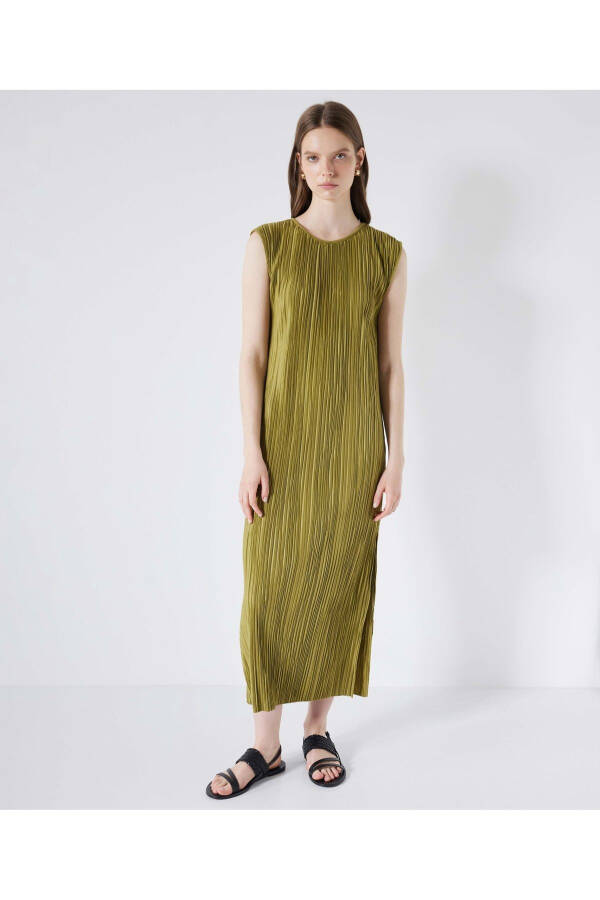 Textured Straight Cut Dress - 18