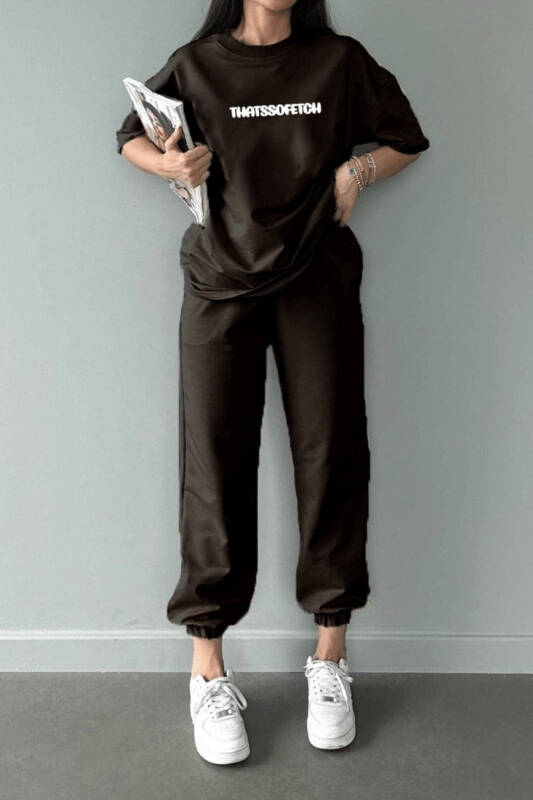 Thatssofetch T-shirt Jogger Shimlar - Qahva Bosma Yuqori va Pastki Sport Kostyumi Oversize Velosiped Yaka - 1