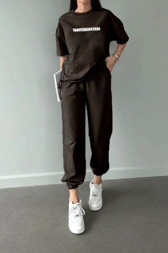 Thatssofetch T-shirt Jogger Shimlar - Qahva Bosma Yuqori va Pastki Sport Kostyumi Oversize Velosiped Yaka - DUBU BUTİK (1)