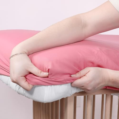 The Peanutshell Chaqaloq Qiz Bolalar uchun Kreslo Choyshablar, Gulli Moslashtirilgan Chaqaloq Kreslo Choyshab To'plami, Standart O'lchamli Kreslo Matrasiga Mos, 52x28, Pushti Gullar Guli Bolalar Xonasi Dekori, Kulrang, Pushti, Oq Ranglarda 4 Paket - 6
