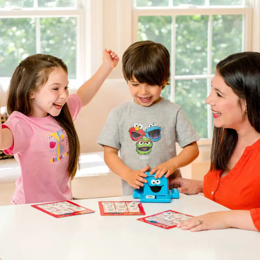 ThinkFun Sesame Street Zingo! Game - 3