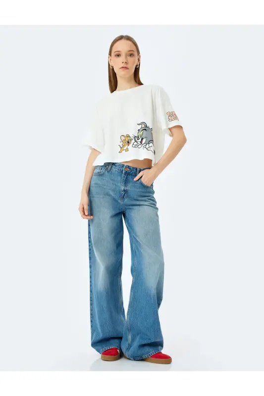 Tom and Jerry Licensed Printed Oversize Crop T-Shirt - 2