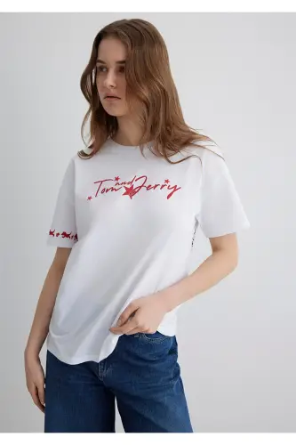 Tom and Jerry Printed White T-shirt Loose Fit - 4