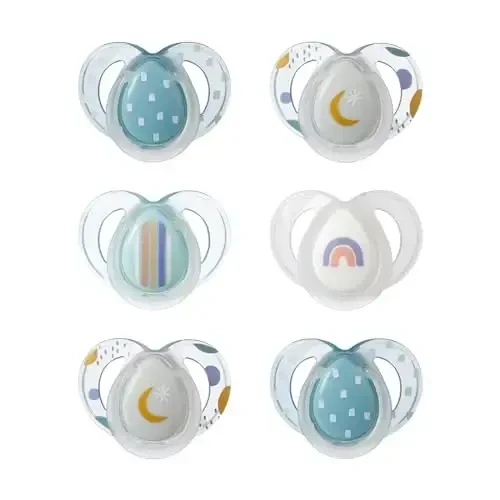 Tommee Tippee Night Time Pacifier, 6-18 Months, Symmetrical Silicone Baglet, BPA-Free Binkies, Glow in The Dark Technology, Blue Rainbow, Pack of 6 