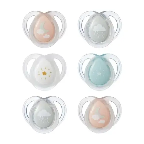 Tommee Tippee Nighttime Pacifiers, 0-6 Months, 6 Pack of Glow in The Dark Pacifiers with Symmetrical Silicone Baglet - 6