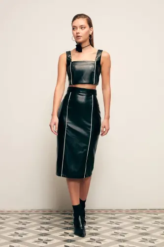 Топ из кожи с контрастными деталями - черный - 4