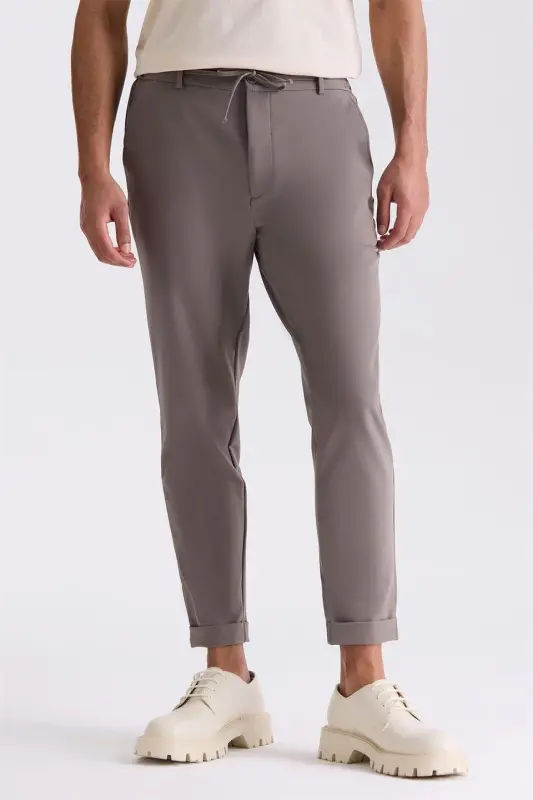 Toprak Comfort Fit belbogʻli sport jogger shim - JAKAMEN