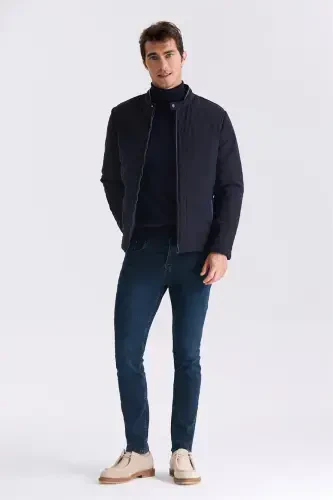 To'q ko'k Comfort Fit tik turuq, old tomoni fermuarli mavsumiy palto - Modazone (1)