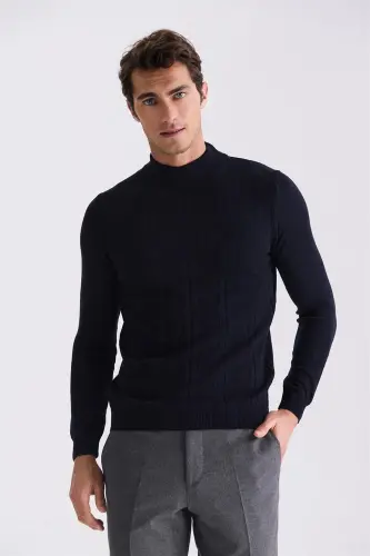 To'q ko'k rangli Slim Fit yarim Balig'i naqshlari tikilgan triko kozok - 1