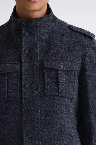 To‘q ko‘k Slim Fit Joj collar Apoletli naqshli sport kashe palto - JAKAMEN (1)