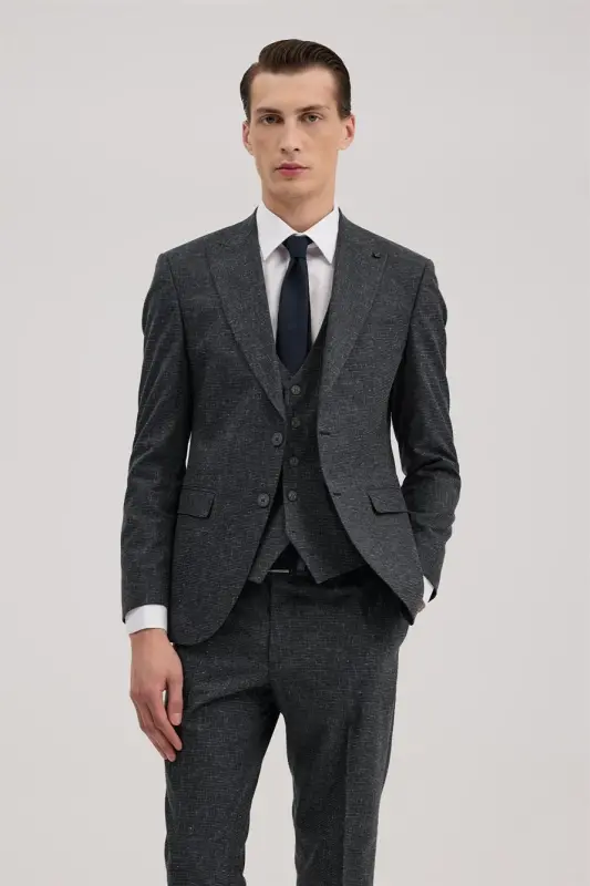 To'q ko'k Slim Fit o'tkir yoqali jiletli kostyum - 1