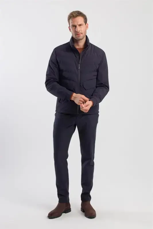 To'q moviy Comfort Fit baland qalpoqli sport kurtka - 2