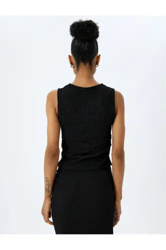 To'qimali Slim Fit Dumaloq Yoqali Qo'lsiz Bluzka - Qora - 4