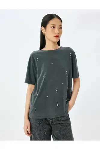 Tosh detalli velosiped yoqali yuvilgan futbolka - 3