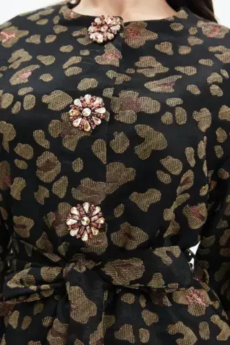 Toshli detallashtirilgan leopard naqshli belbogʻli qishki qora palto 39144 - SERPIL (1)