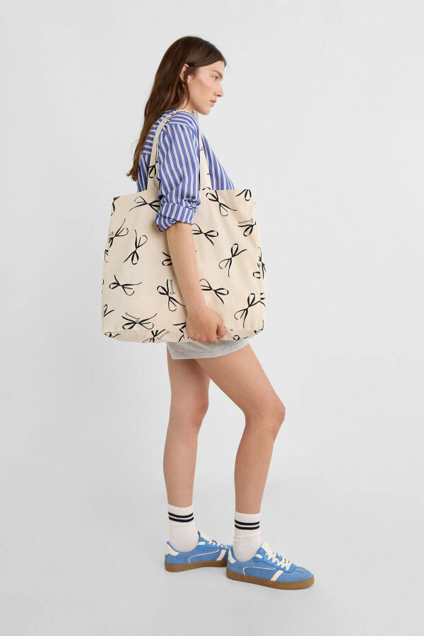 Tote bag with a bow - 2