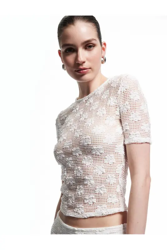 Transparent Short Sleeve Crew Neck Lace Blouse - 1