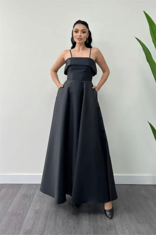 Трапециевидное атласное платье на бретельках - ЧЕРНЫЙ - 1